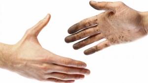 Бактериальный конъюнктивит очень часто называют «болезнью грязных рук».