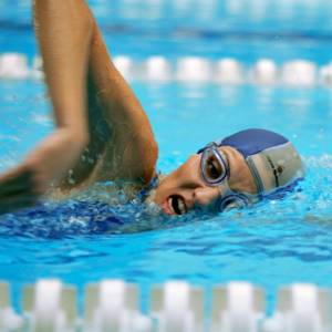 Как лучше выбрать очки для плавания взрослому и ребенку в бассейне или море