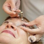 Людям, склонным к повышению внутриглазного давления необходимы периодические осмотры офтальмологом