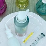 Washing eyes with potassium permanganate